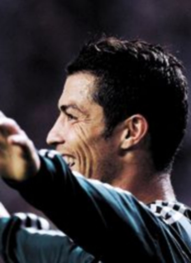 Cristiano se echó al equipo a la espalda en los peores momentos blancos para lograr el triunfo en Holanda. / Reuters