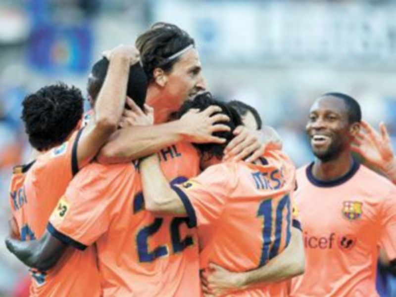 Los jugadores del Barcelona celebran el gol de Zlatan Ibrahimovic. /EFE