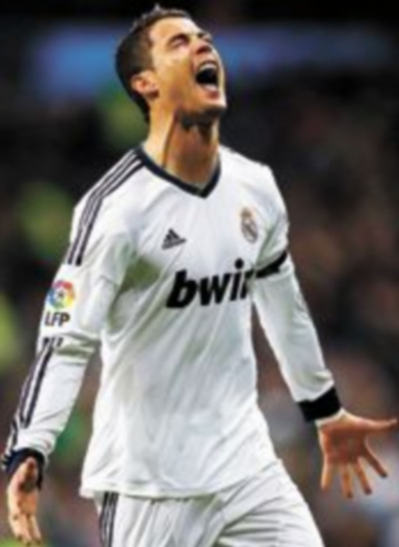 El internacional luso aún no ha firmado su renovación con el equipo. / Reuters