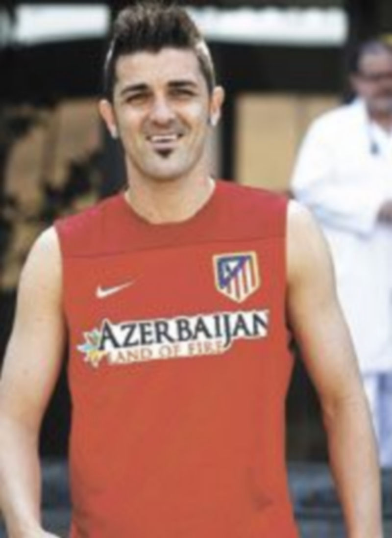 El asturiano pasó ayer el reconocimiento médico. / Efe