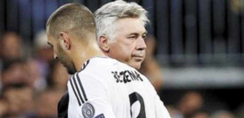 Ancelotti sigue contando con el delantero a pesar de que un sector de la afición le ha abucheado en varias ocasiones. / Efe