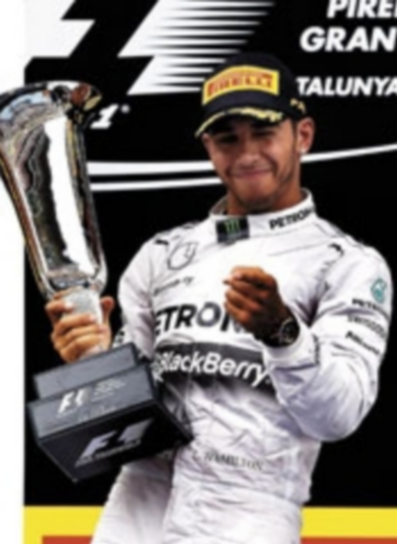 El piloto de Mercedes se aupó al liderato desbancando a su compañero Nico Rosberg. / Alberto Estévez (Efe)