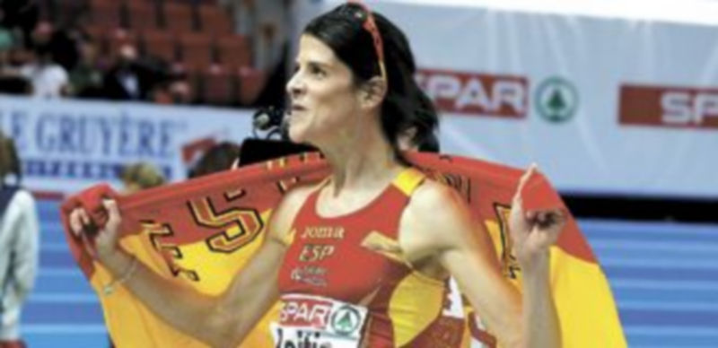 La veterana deportista fue la mejor de todas las participantes a pesar de que no pudo pasar de los dos metros. / Reuters