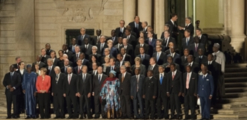 Los representantes de la Unión Europea y los países africanos posan en la capital maltesa de La Valeta. / Efe