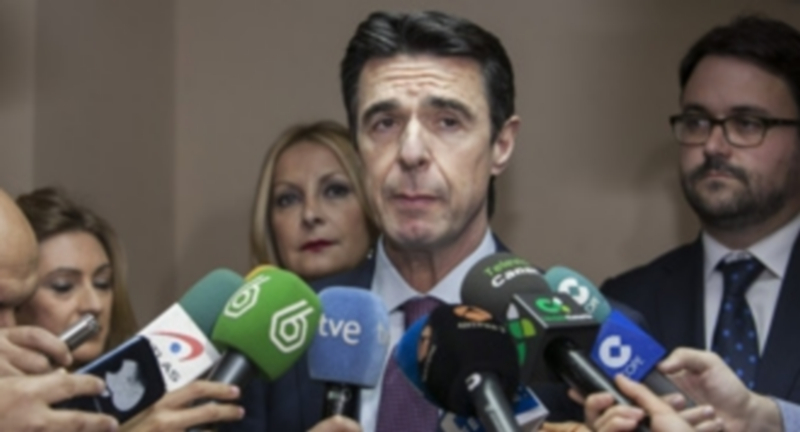 El ministro de Industria