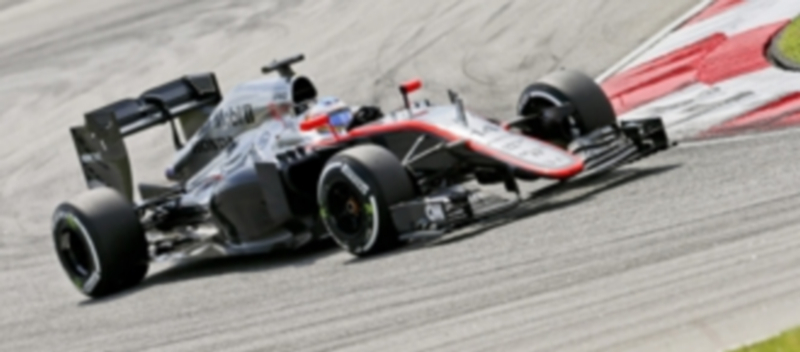 Fernando Alonso al volante del McLaren-Honda MP4-30 en el Circuito de Sepang
