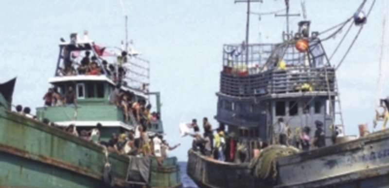 Las autoridades tailandesas se limitaron a entregarles alimentos y agua