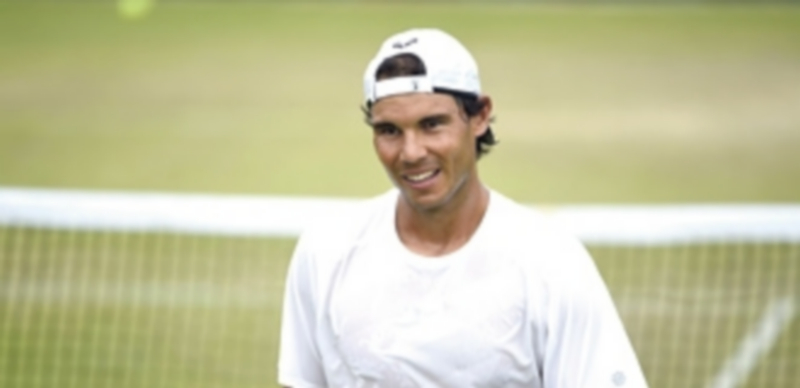 El tenista manacorí llega a Wimbledon con optimismo después de haber ganado el torneo de Stuttgart sobre hierba. / EFE