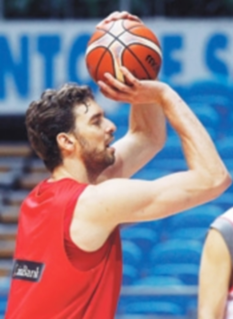 La presencia de Pau Gasol sigue dosificándose de cara a la cita europea. / EFE