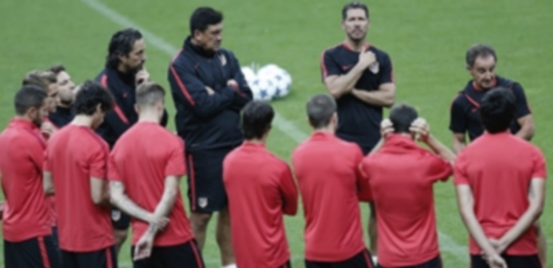 El ‘Cholo’ podría probar con Jackson Martínez y Griezmann en el ataque titular para que el colombiano coja rodaje. / EFE