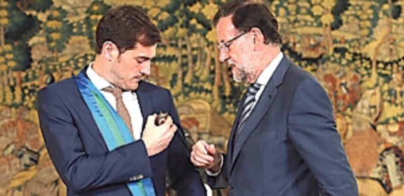 Iker Casillas es el jugador que más veces ha defendido a la Selección