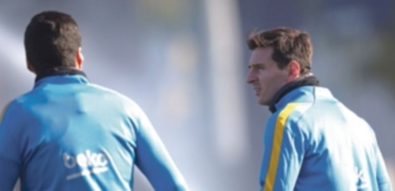 Último escollo antes del Mundial 1 Leo Messi (d) entrenó con normalidad después de que se especulase sobre una posible recaída de su reciente lesión. / EFE