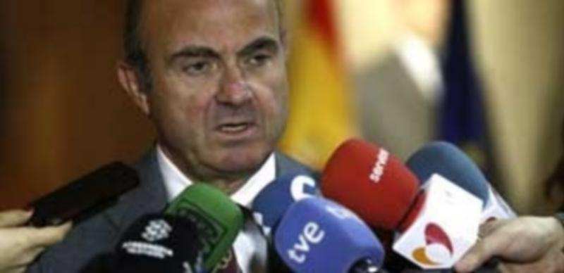 El Gobierno niega que la economía esté afectada por la incertidumbre 1 El ministro de Economía en funciones confió en formar un Gobierno antes de que afecte al crecimiento del país. / EFE