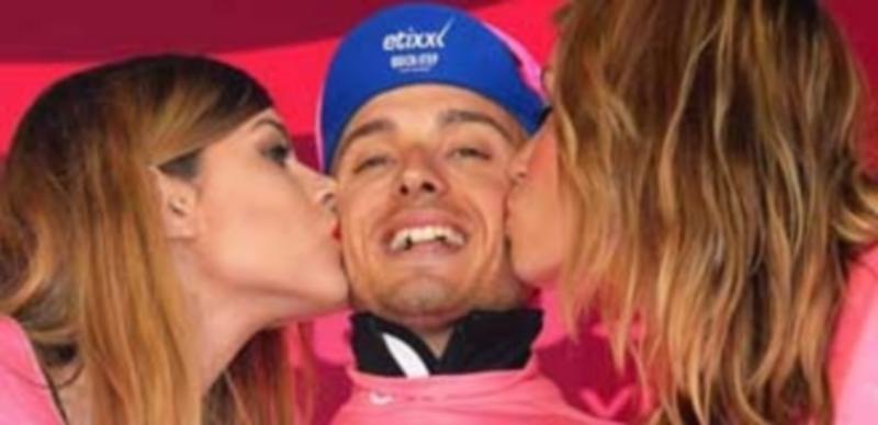 Brambilla llega líder al segundo día de descanso después de una contrarreloj marcada por la igualdad entre los favoritos. / EFE