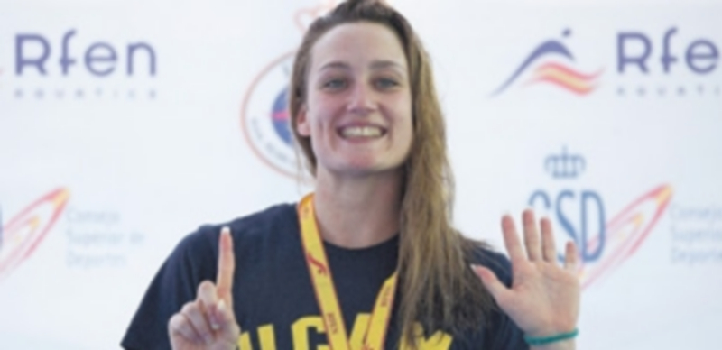 Mireia Belmonte celebra sus seis podios por los que acudirá al Mundial. / EFE