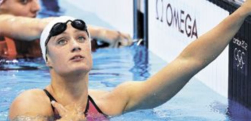 Belmonte mira el panel de resultados tras la prueba clasificatoria de ayer. /  Reuters