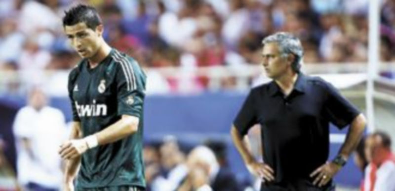 Cristiano y Mourinho han sido de los más señalados tras el mal arranque de temporada del conjunto blanco. / Reuters