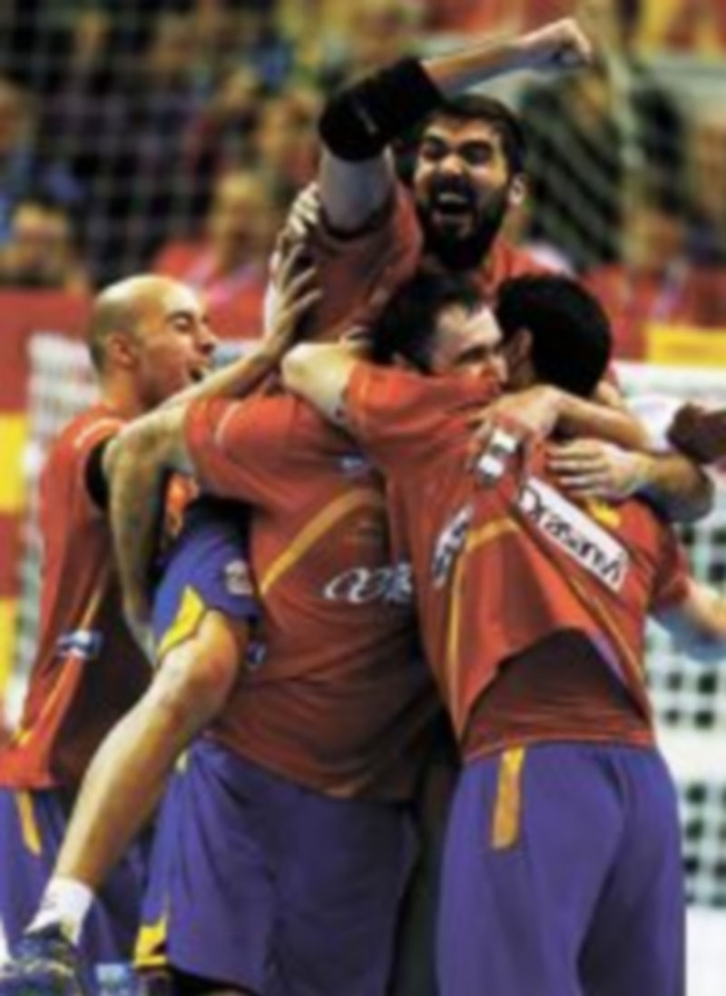 El combinado nacional confía en el bloque para llegar a la final. / Reuters