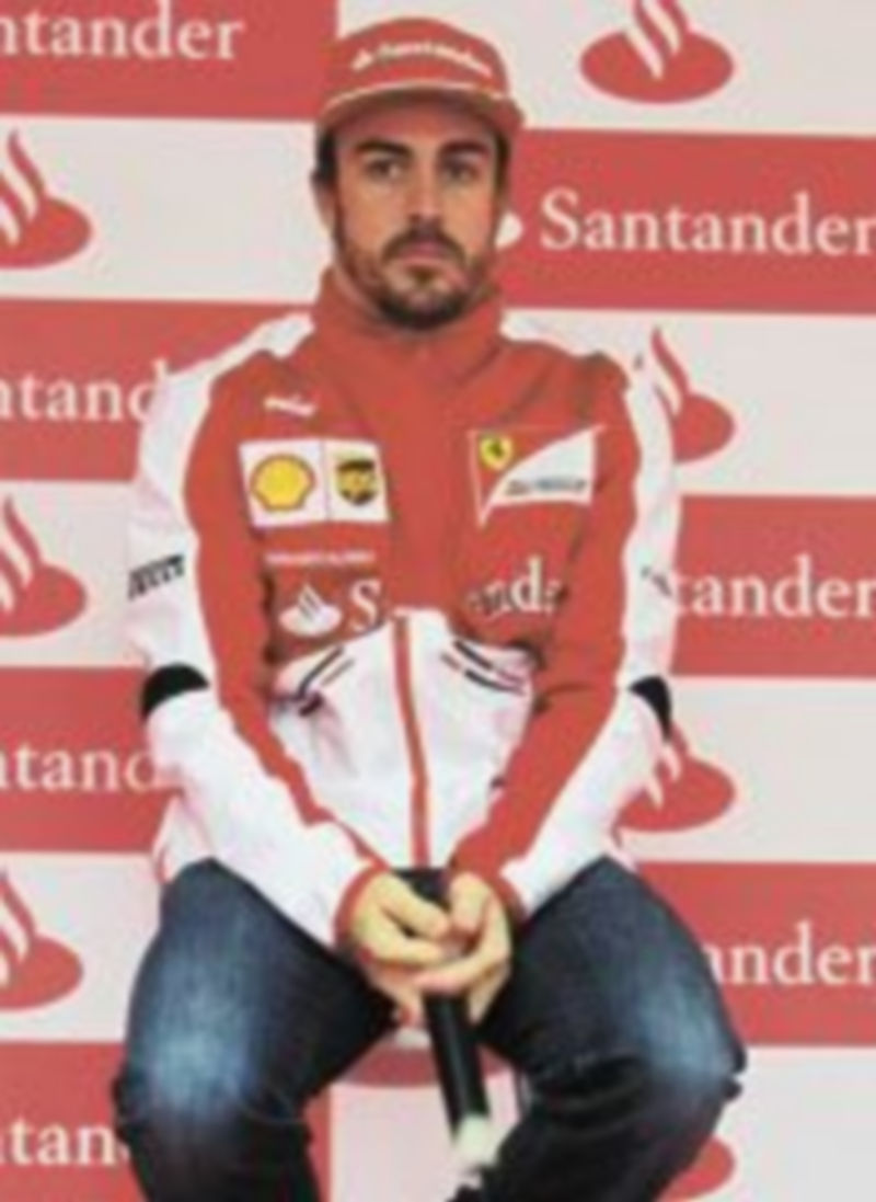Alonso habló con los medios en un acto publicitario. / A. Press