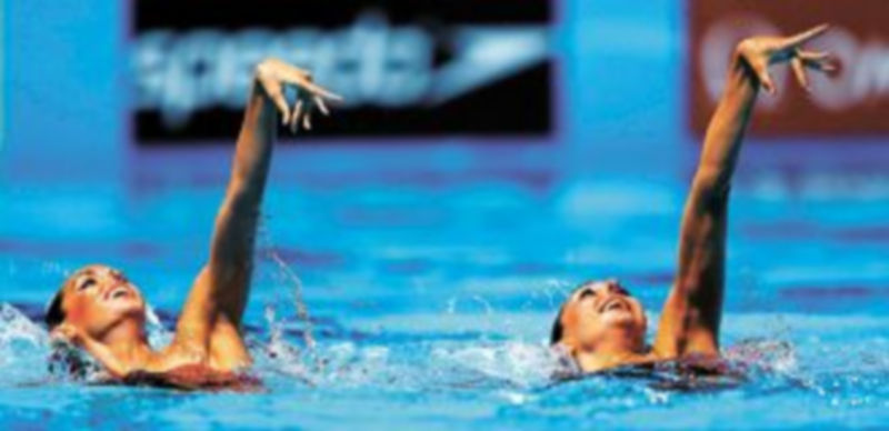 ´El dúo formado por Ona Carbonell y Margalida Crespí puso en escena el tango ‘La Cumparsita’. / Reuters