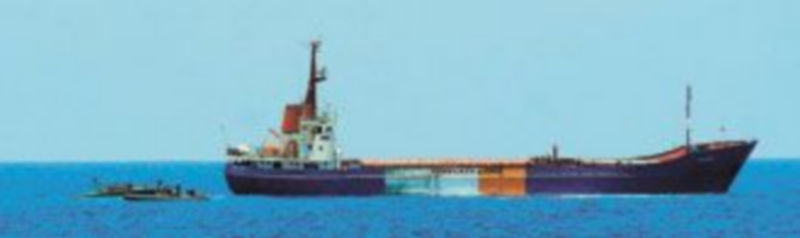 Lanchas rápidas de la Armada israelí se aproximan al buque irlandés ‘Rachel Corrie’