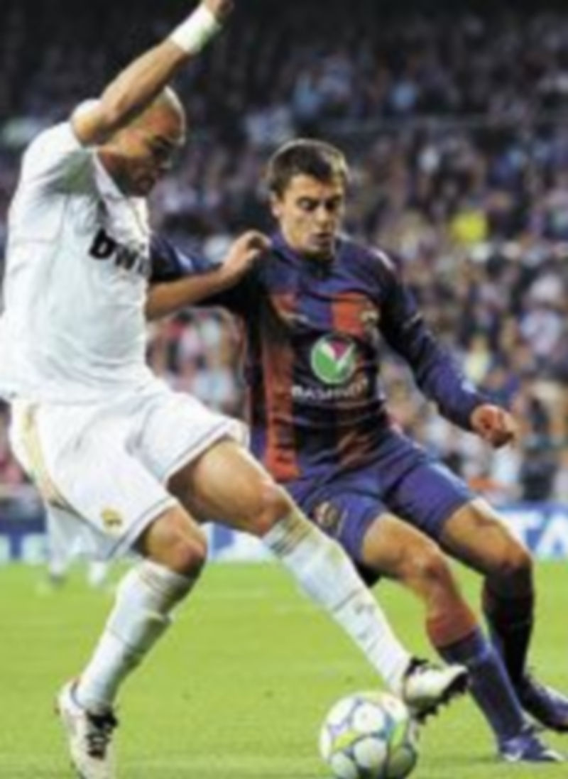 Los jugadores del conjunto ‘merengue’ festejan el primer tanto