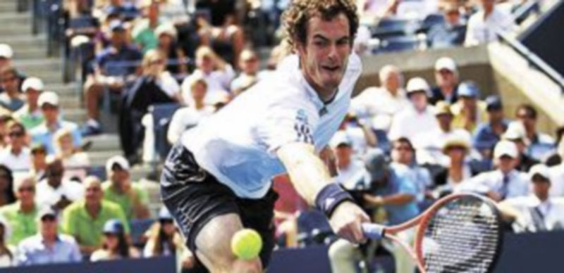 Murray devuelve la pelota a su oponente. / K. Lamarque (Reuters)