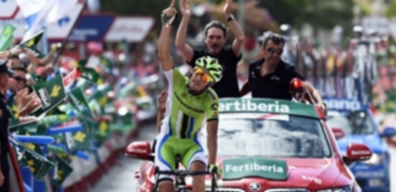 Alessandro de Marchi a su llegada a meta como vencedor de la etapa. / Efe