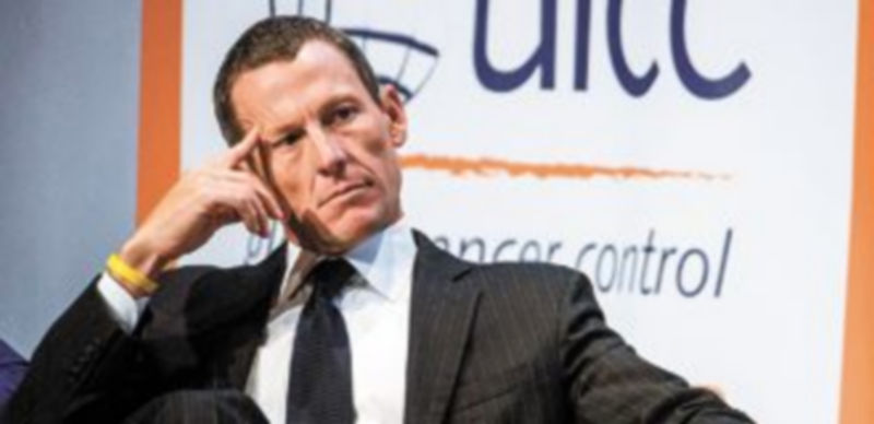 El texano se sinceró con la presentadora Oprah Winfrey y confirmó que consumió sustancias prohibidas. / AFP