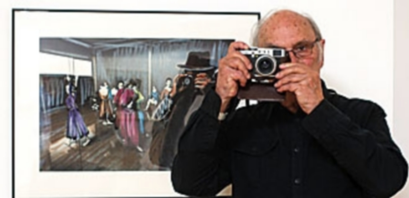 El cineasta y fotógrafo Carlos Saura posa en la presentación del libro ‘Carlos Saura fotógrafo. España de los años 50’. / Efe