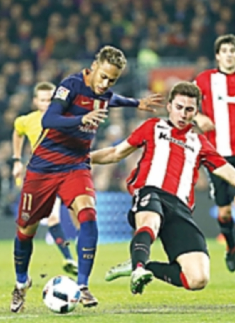Neymar (izq)