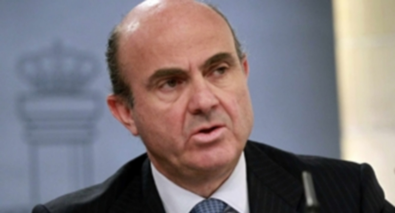 Guindos: “El Gobierno escucha al FMI, pero tiene su propio método” 1 El ministro de Economía