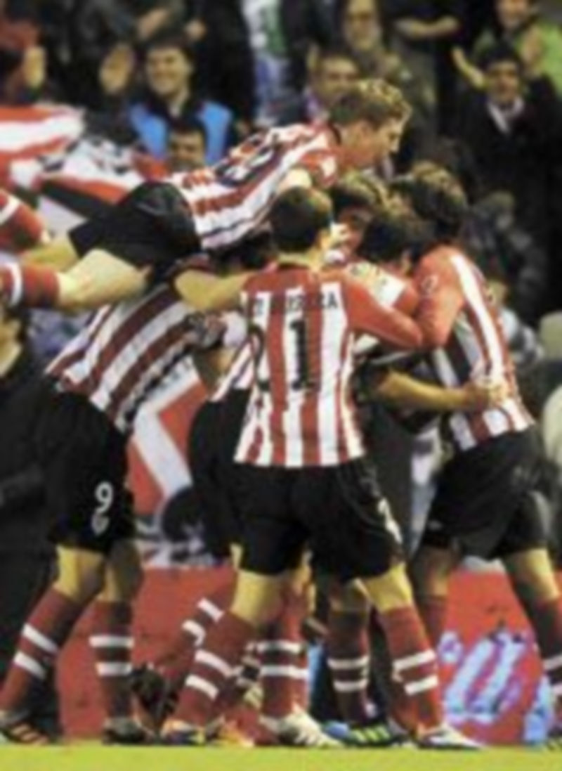 El conjunto vasco consiguió la victoria gracias a un tanto en propia puerta del mallorquinista Ramis. / Reuters