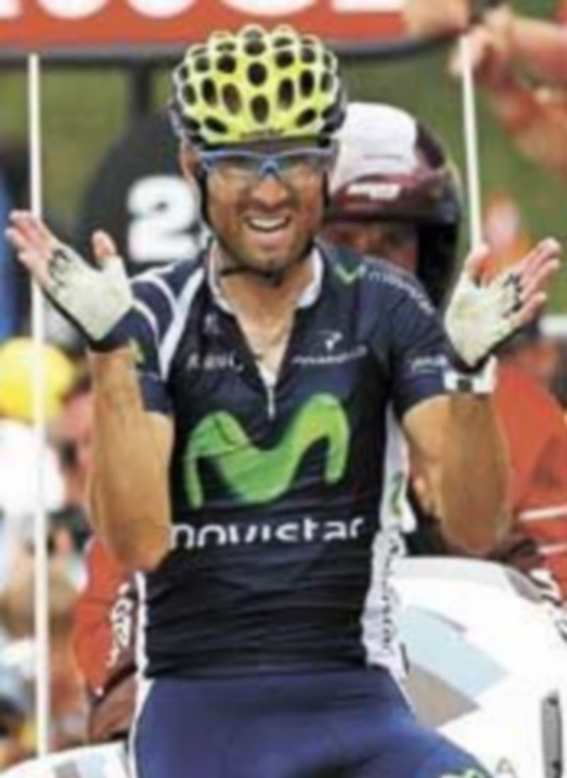 Valverde celebra su éxito en la estación de esquí de Peyragudes. / S.M. (reuters)