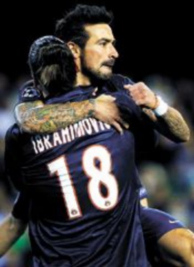 Ibrahimovic y Lavezzi festejan el primer tanto del bloque galo. / Reuters