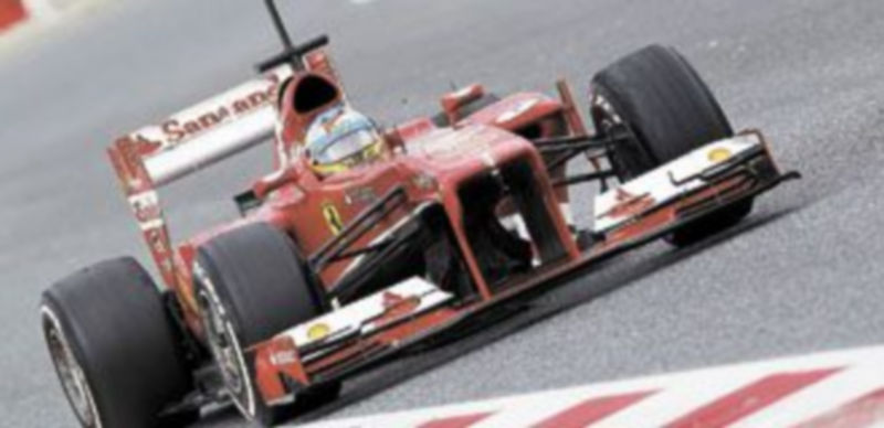 Alonso llevó a cabo una simulación de carrera en su regreso al trazado catalán. / Albert Gea (Reuters)