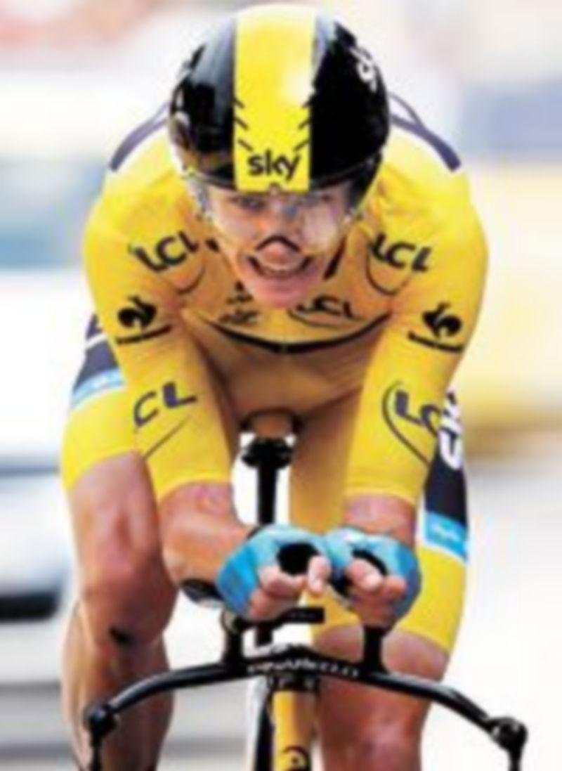 El británico lo dio todo en los últimos kilómetros para superar al español. / G. Horcajuelo