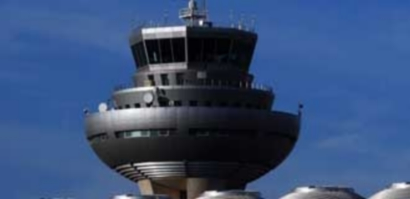 Torre de control en el aeropuerto de Adolfo Suárez Madrid-Barajas