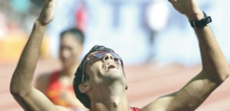 López logró con el oro en 20 kilómetros marcha la única medalla española. / EFE