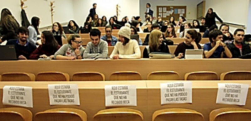 Protestas por el alto coste de las tasas universitarias en la Universidad de Vigo en octubre del 2014. / Efe