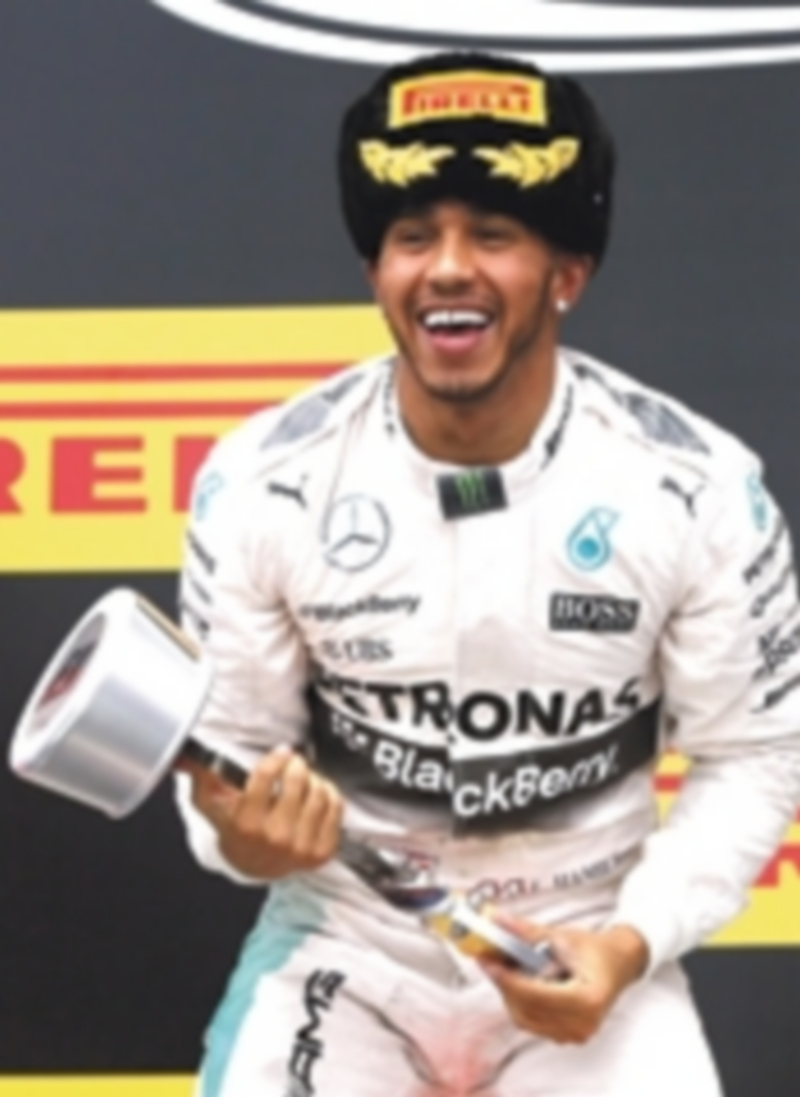 Hamilton celebra el triunfo. / Efe