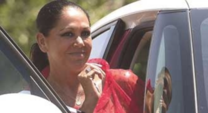 La tonadillera Isabel Pantoja en una de sus apariciones públicas. / Efe