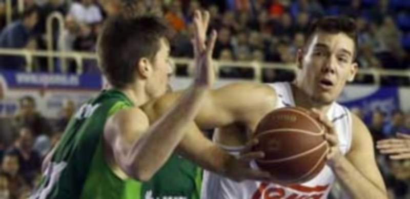 Josep Sobin (izq) fue el mejor jugador del Fuenlabrada ante el Real Madrid. / EFE