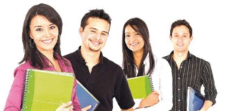 Los jóvenes españoles muestrán grandes índices de preocupación por el alto número de desempleo y la educación . / Efe