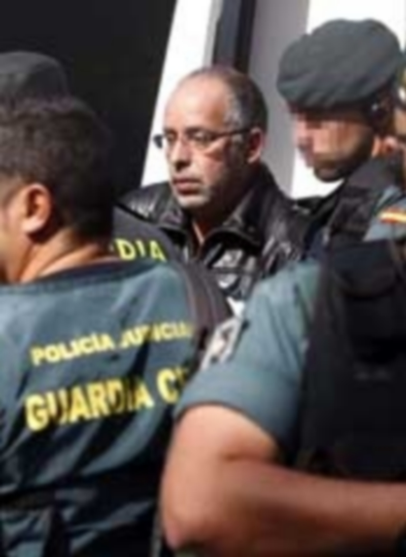 El presunto asesino de Eva Blanco custodiado por la Guardia Civil. / Efe