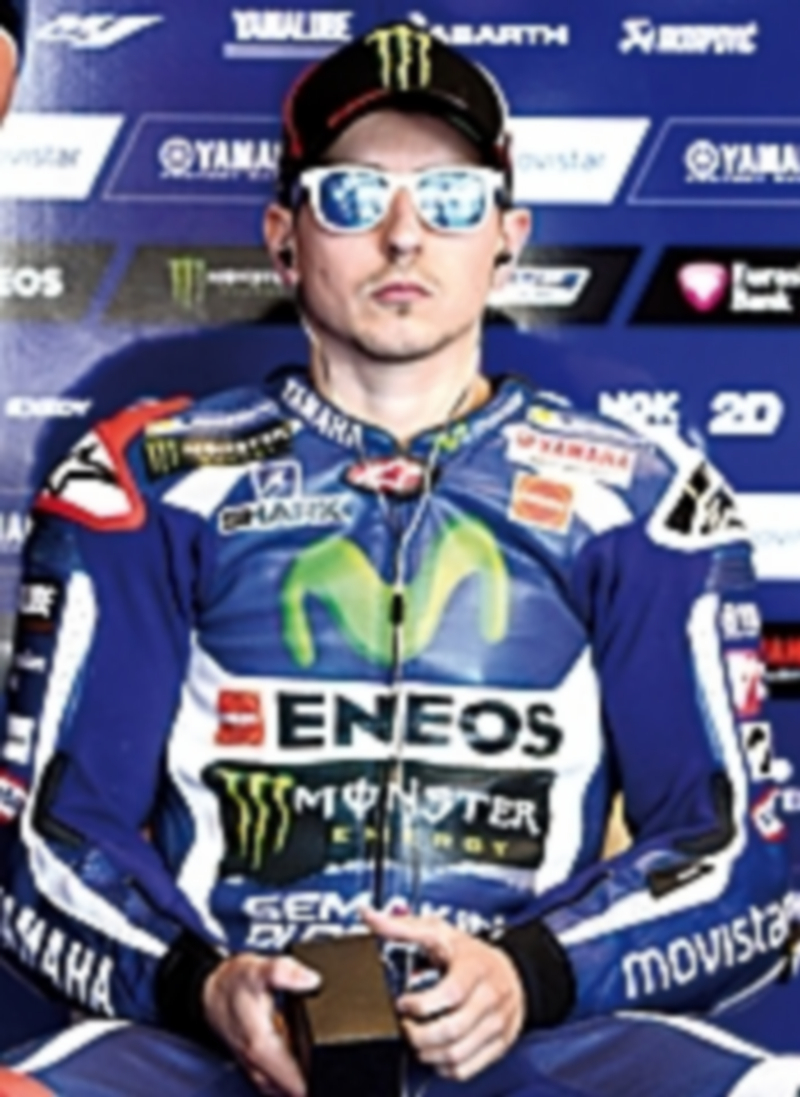 Lorenzo trata de revalidar el campeonato de MotoGP logrado el año pasado. / EFE