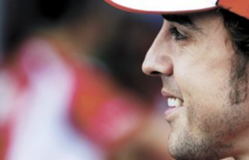 Alonso celebrará sobre el trazado de Albert Park sus 10 años en el ‘gran circo’. /Reuters