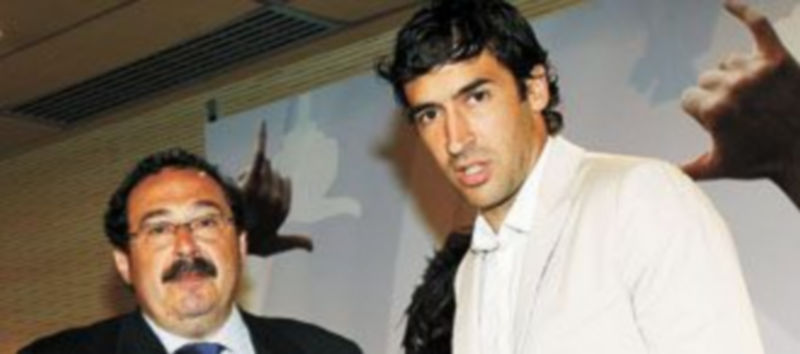 Raúl González Blanco presentó ayer su biografía