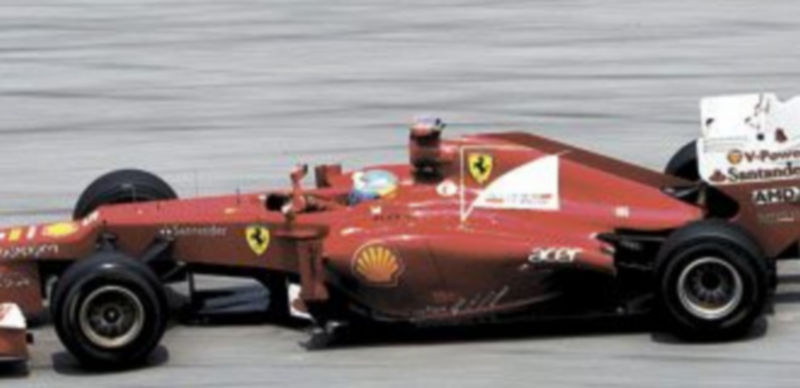 El español Fernando Alonso llegará al circuito de Shanghai como líder de la clasificación general. / Reuters