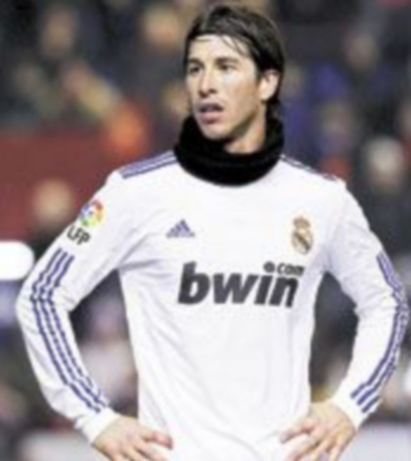 El defensa blanco reveló que prefiere el juego de Cristiano Ronaldo al del argentino Leo Messi. / Efe